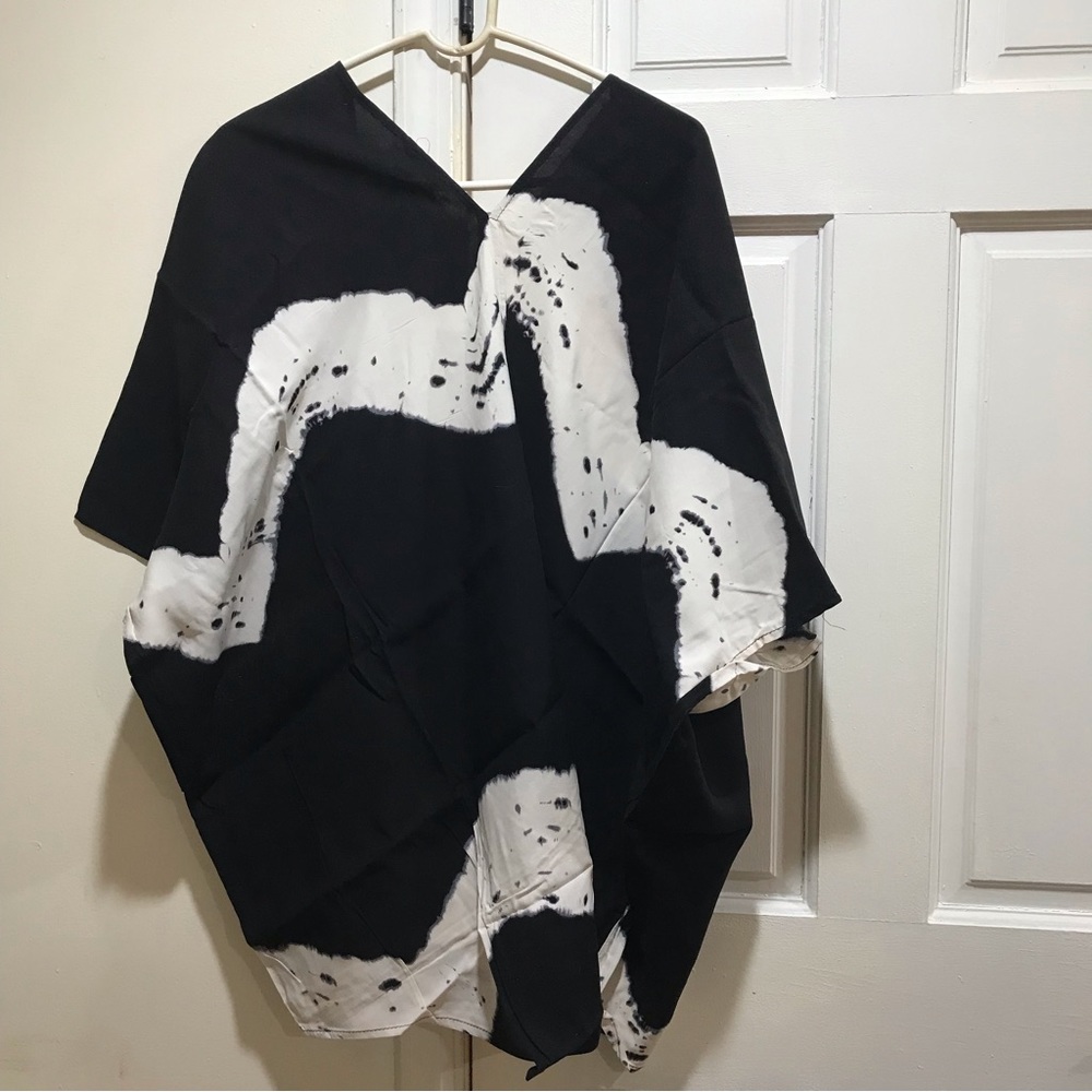 Black and white boho kimono top size Large